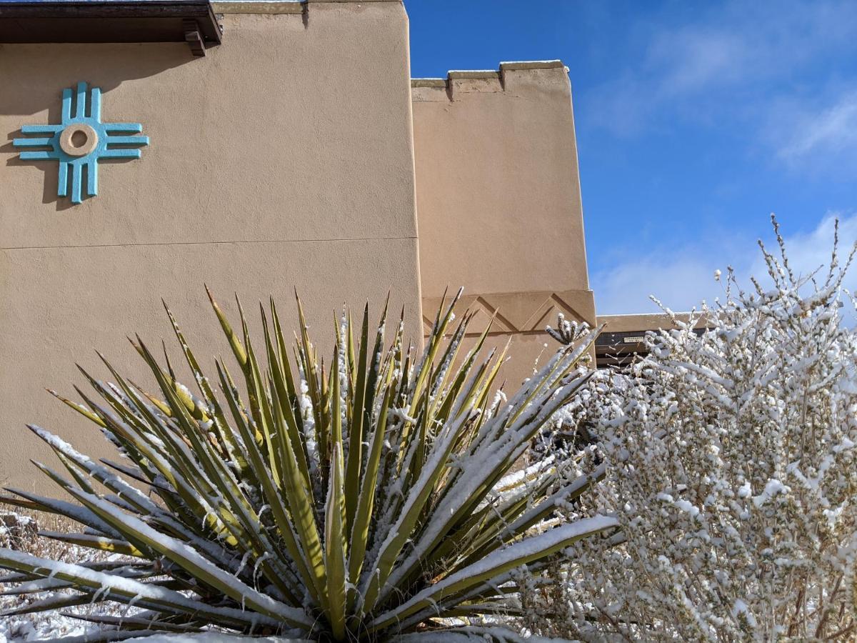 Sagebrush Inn & Suites Taos Exteriör bild