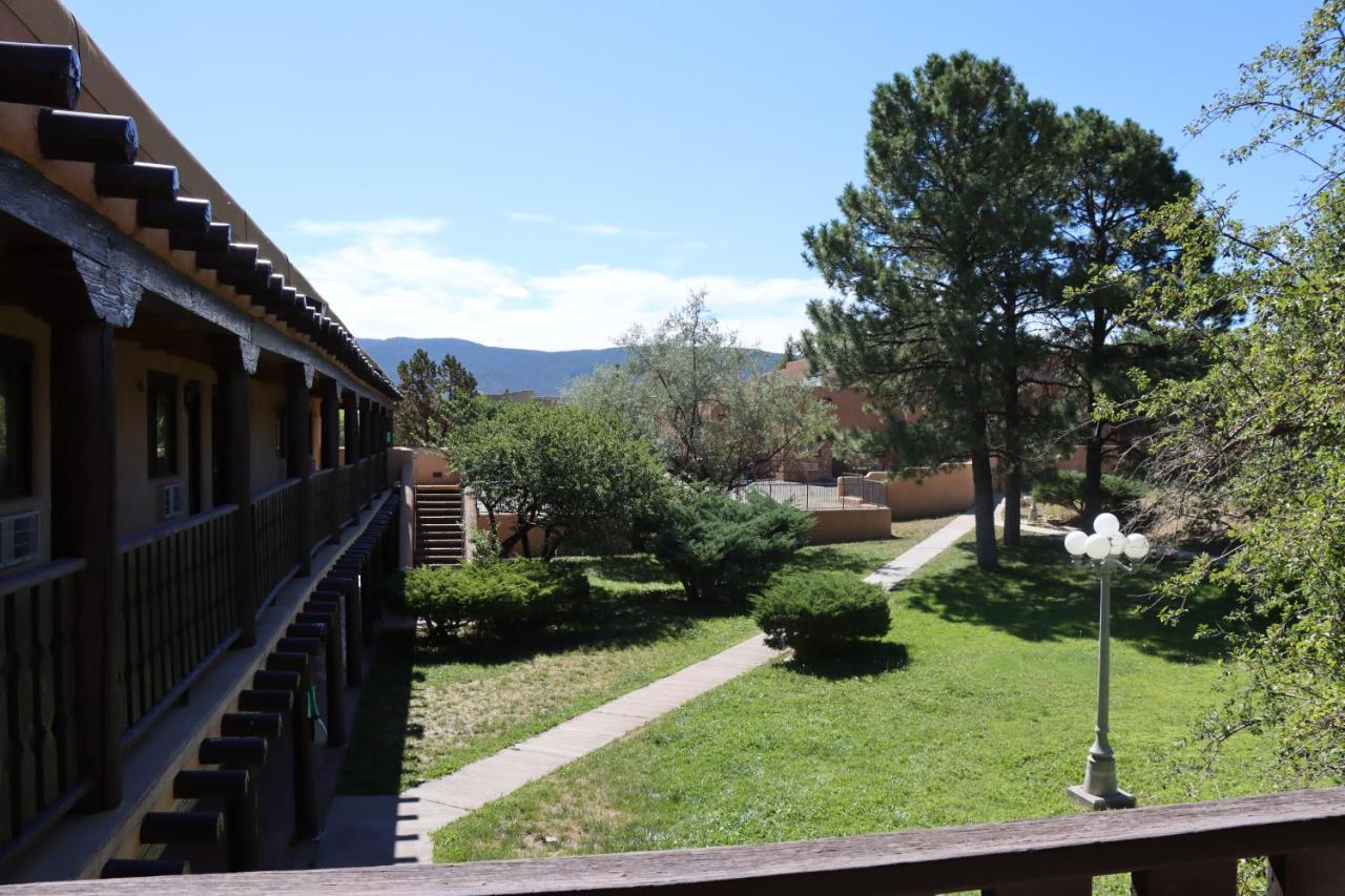 Sagebrush Inn & Suites Taos Exteriör bild