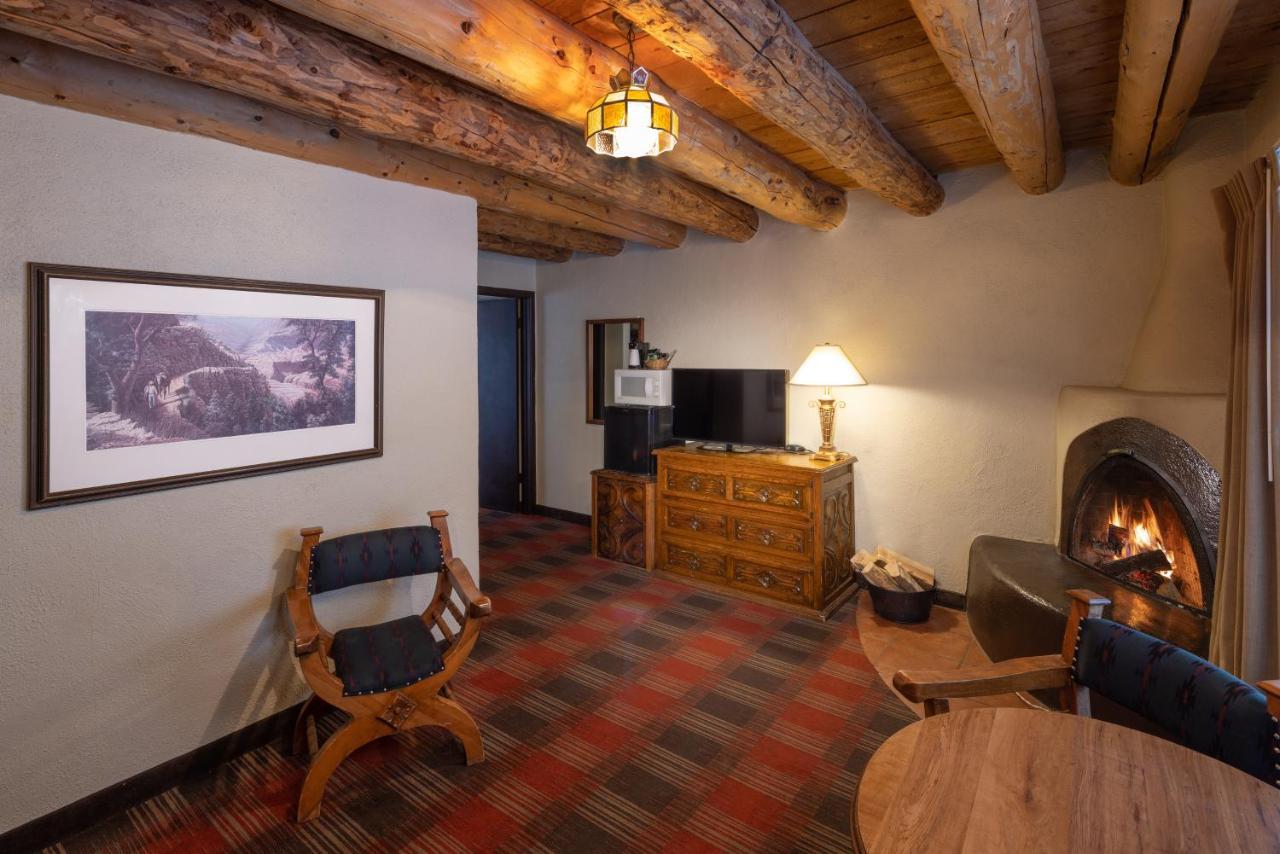 Sagebrush Inn & Suites Taos Exteriör bild