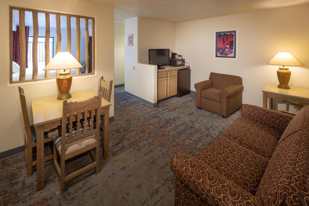 Sagebrush Inn & Suites Taos Exteriör bild