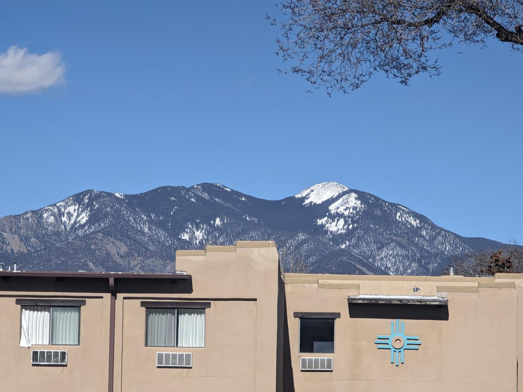 Sagebrush Inn & Suites Taos Exteriör bild